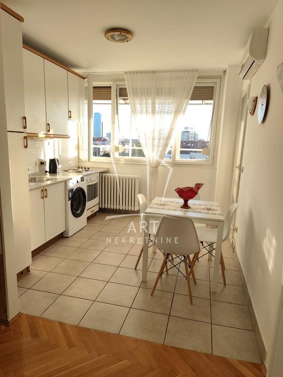 Stan na prodaju u Beogradu, Novi Beograd, dvosoban, 51m2, cena 236000 evra