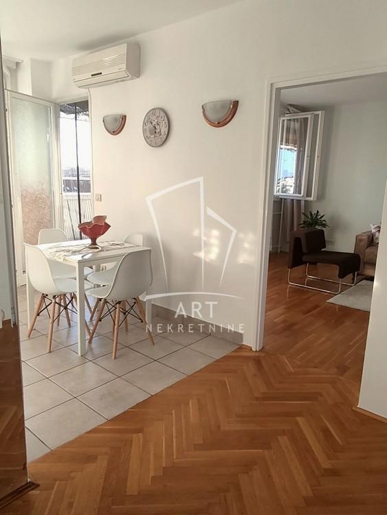 Stan na prodaju u Beogradu, Novi Beograd, dvosoban, 51m2, cena 236000 evra