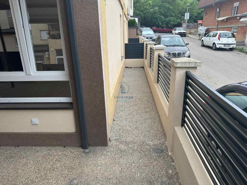 Stan na prodaju u Beogradu, Karaburma, jednoiposoban, 58m2, cena 92400 evra