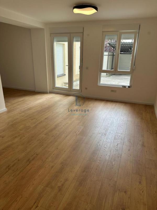 Stan na prodaju u Beogradu, Karaburma, dvosoban, 114m2, cena 150000 evra