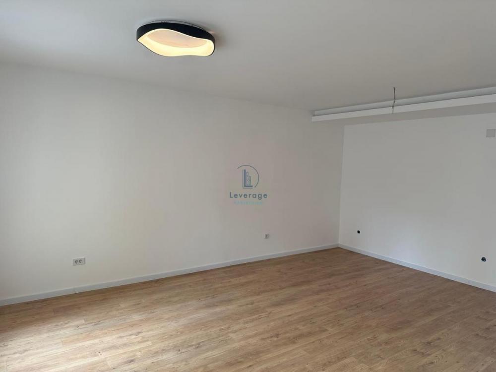 Stan na prodaju u Beogradu, Karaburma, dvosoban, 114m2, cena 150000 evra