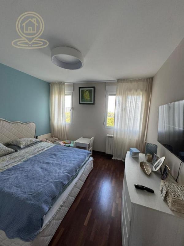 Stan na prodaju u Beogradu, Novi Beograd blok 70 (Kineski TC), dvosoban, 62m2, cena 235000 evra