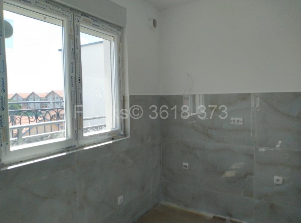 Stan na prodaju u Beogradu, Surčin, jednoiposoban, 49m2, cena 108600 evra