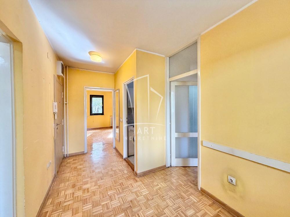 Stan na prodaju u Beogradu, Mirijevo, trosoban, 71m2, cena 173500 evra