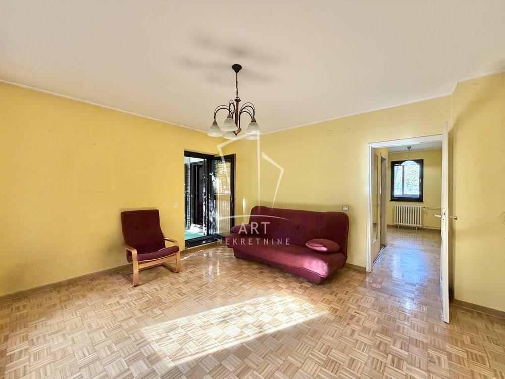 Stan na prodaju u Beogradu, Mirijevo, trosoban, 71m2, cena 173500 evra