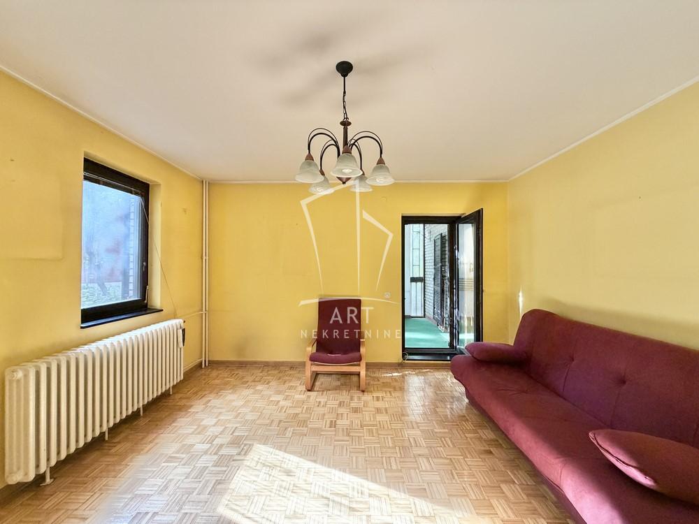 Stan na prodaju u Beogradu, Mirijevo, trosoban, 71m2, cena 173500 evra