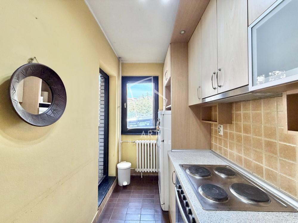 Stan na prodaju u Beogradu, Mirijevo, trosoban, 71m2, cena 173500 evra