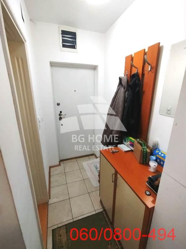 Stan na prodaju u Beogradu, Zemun, trosoban, 51m2, cena 75000 evra