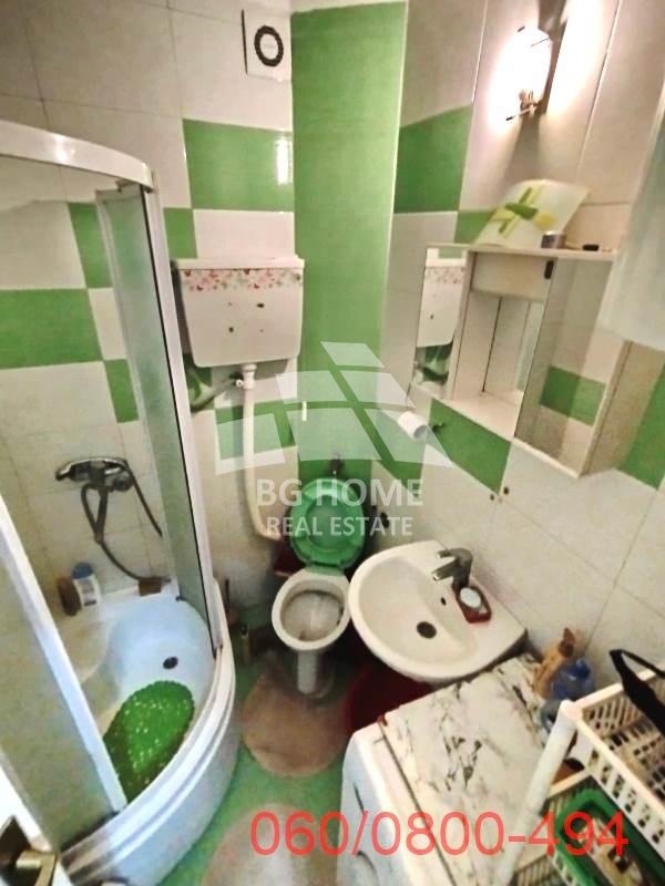 Stan na prodaju u Beogradu, Zemun, trosoban, 51m2, cena 75000 evra