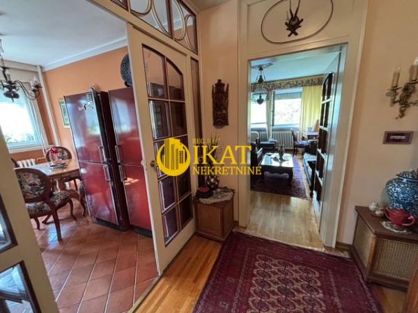 Stan na prodaju u Beogradu, Novi Beograd blok 11 (Hotel Jugoslavija), trosoban, 88m2, cena 320000 evra