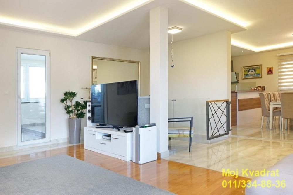 Stan na prodaju u Beogradu, Medaković 3, 144m2, cena 418000 evra