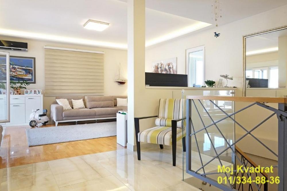 Stan na prodaju u Beogradu, Medaković 3, 144m2, cena 418000 evra