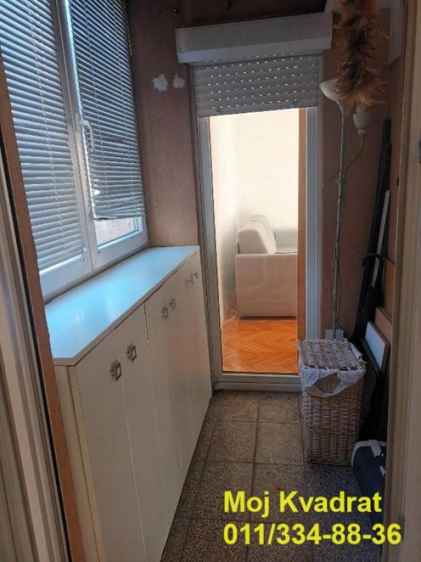 Stan na prodaju u Beogradu, Zeleno brdo, jednoiposoban, 44m2, cena 134900 evra
