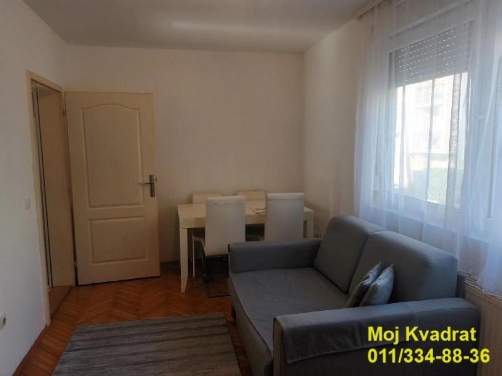 Stan na prodaju u Beogradu, Zeleno brdo, jednoiposoban, 44m2, cena 134900 evra