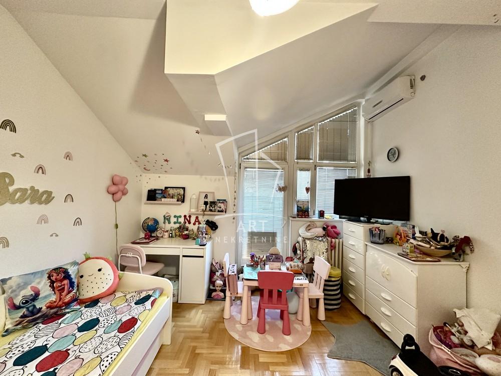 Stan na prodaju u Beogradu, Konjarnik, trosoban, 90m2, cena 225000 evra