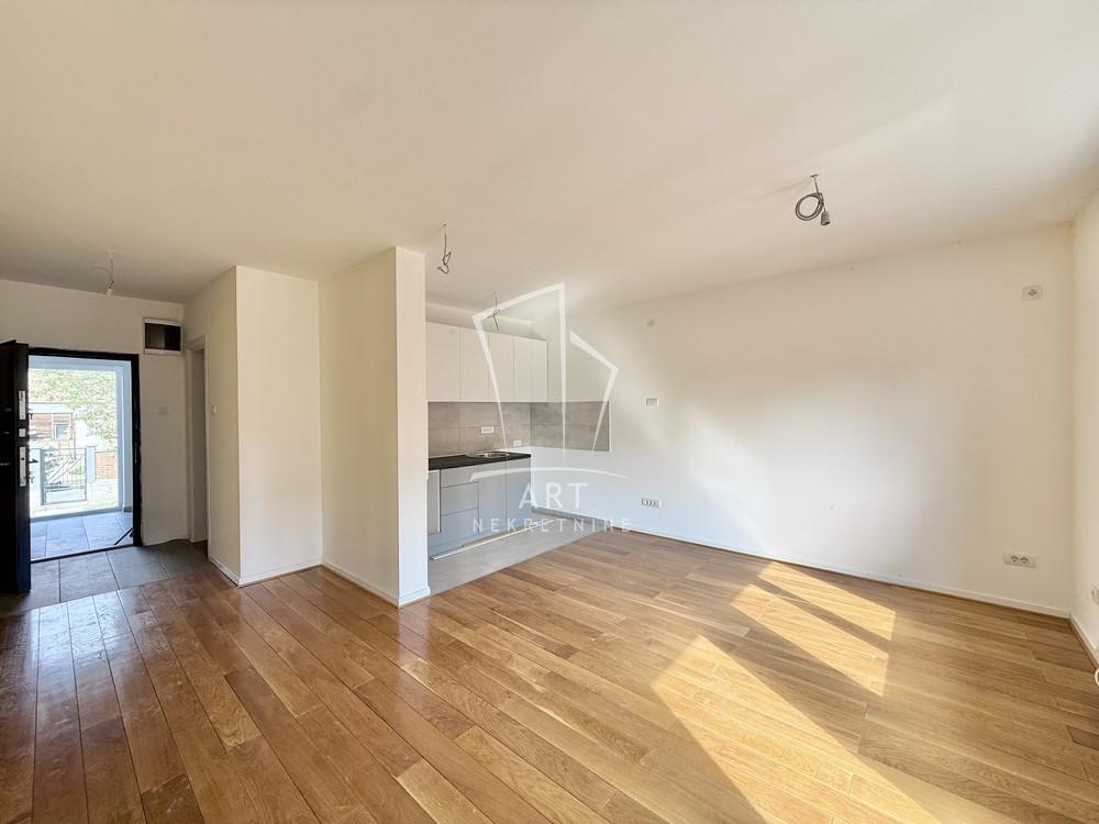 Stan na prodaju u Beogradu, Mali Mokri Lug, dvosoban, 37m2, cena 85000 evra