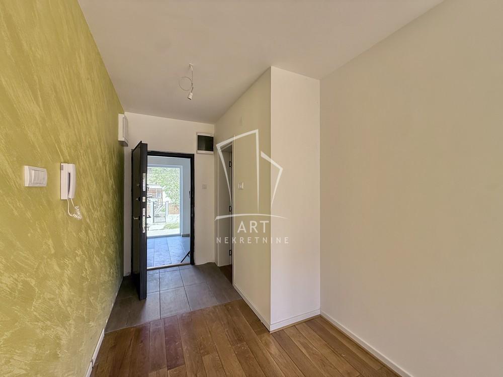 Stan na prodaju u Beogradu, Mali Mokri Lug, dvosoban, 37m2, cena 85000 evra