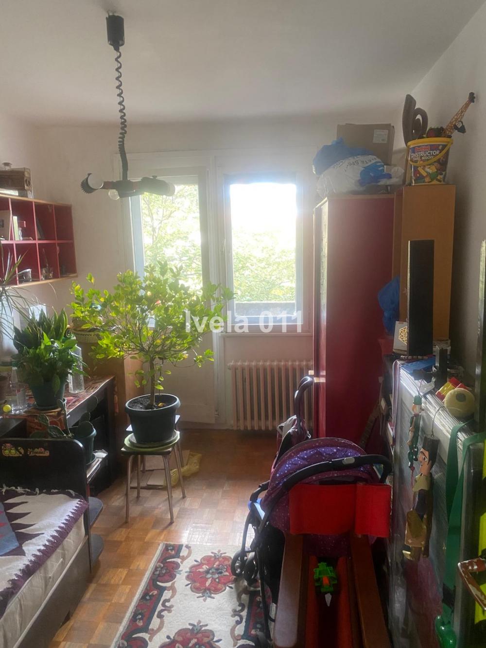 Stan na prodaju u Beogradu, Činovnička kolonija, trosoban, 79m2, cena 180000 evra