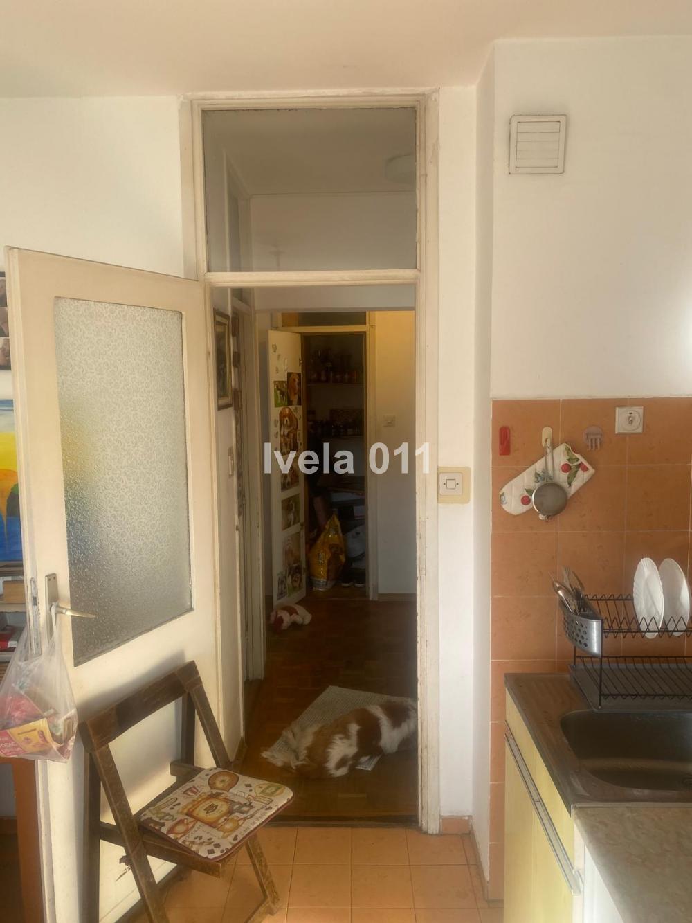 Stan na prodaju u Beogradu, Činovnička kolonija, trosoban, 79m2, cena 180000 evra