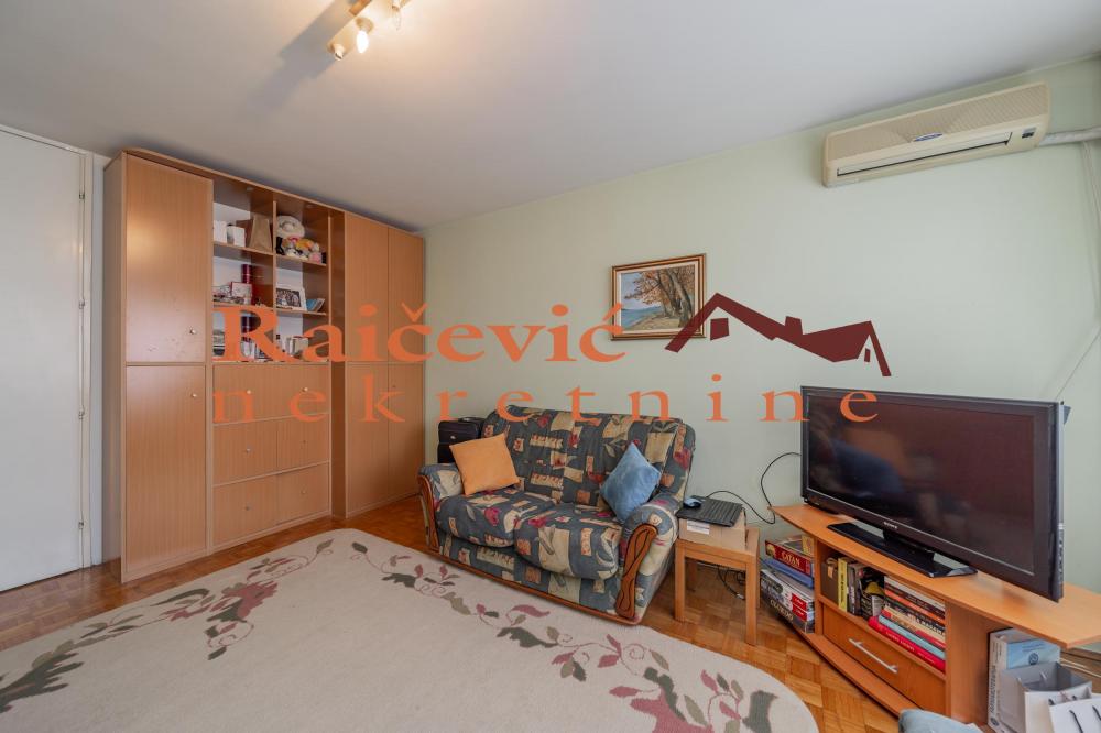 Stan na prodaju u Beogradu, Voždovac, dvosoban, 48m2, cena 150000 evra