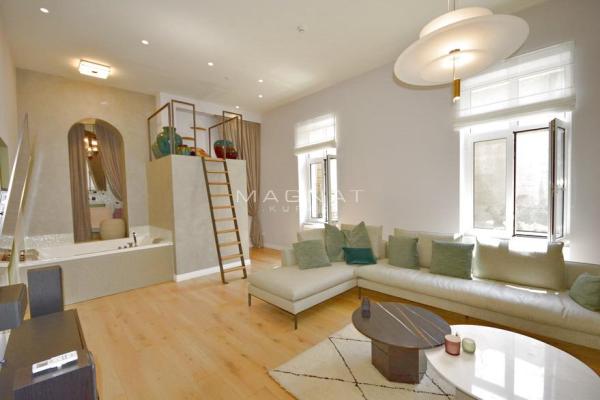 Stan na prodaju u Beogradu, Knez Mihailova, dvoiposoban, 130m2, cena 840000 evra
