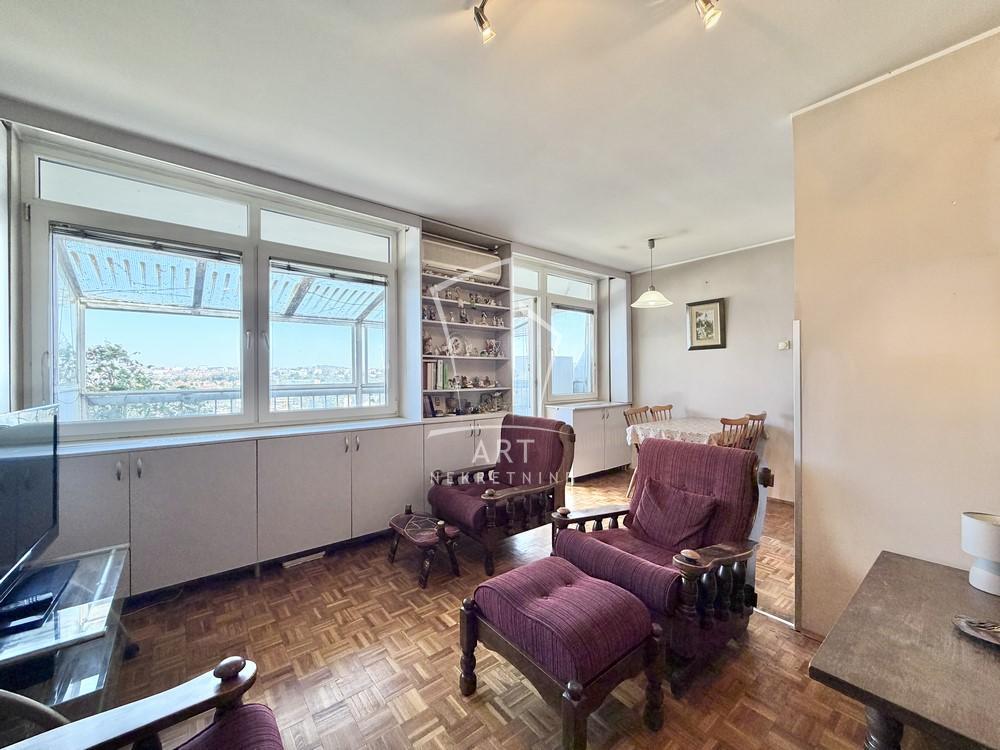 Stan na prodaju u Beogradu, Voždovac, trosoban, 81m2, cena 219000 evra