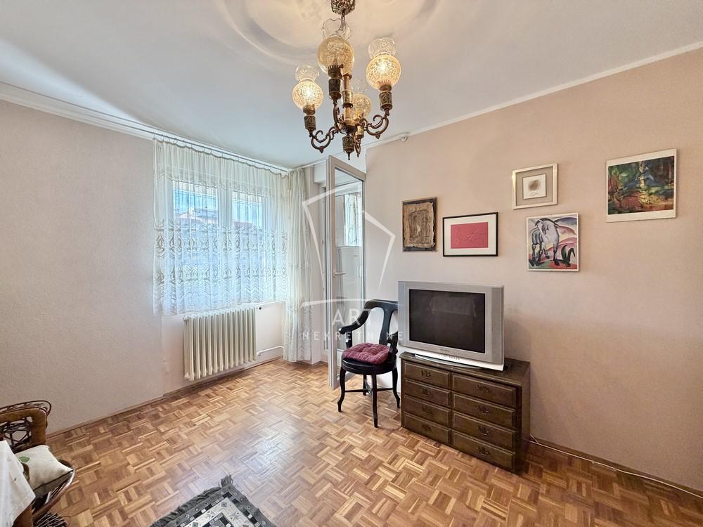 Stan na prodaju u Beogradu, Voždovac, trosoban, 81m2, cena 219000 evra