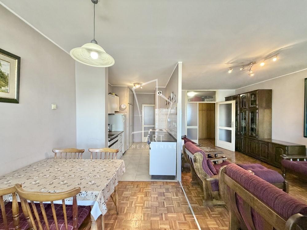 Stan na prodaju u Beogradu, Voždovac, trosoban, 81m2, cena 219000 evra