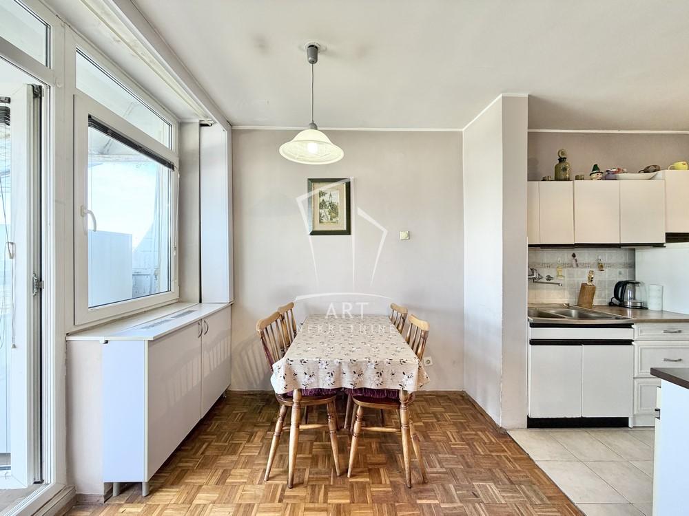 Stan na prodaju u Beogradu, Voždovac, trosoban, 81m2, cena 219000 evra