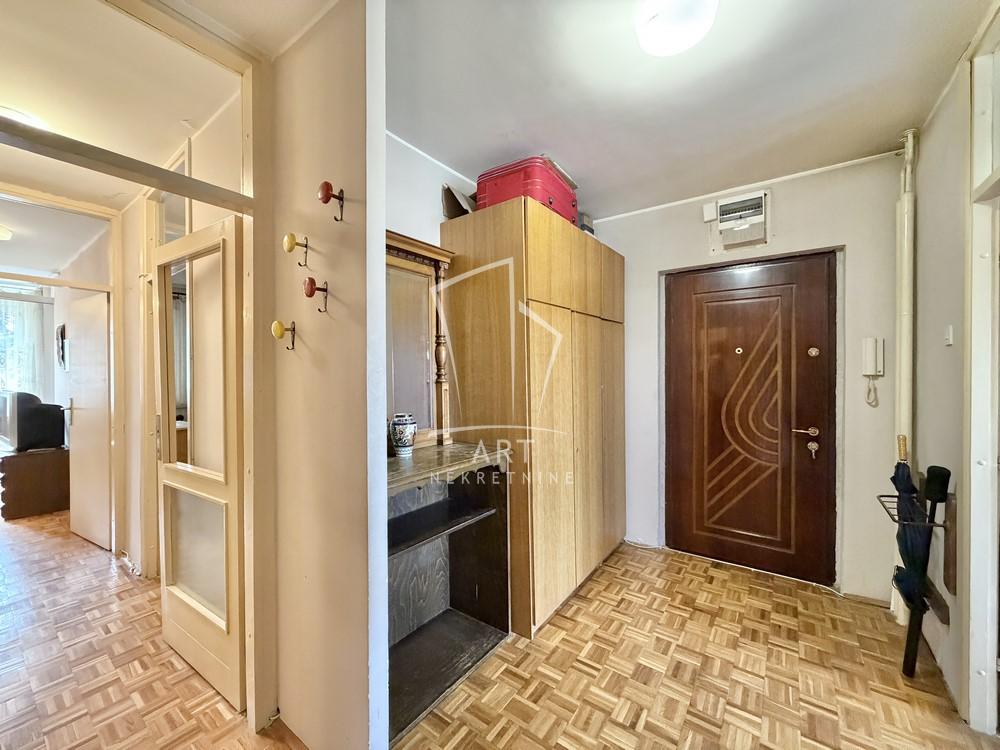 Stan na prodaju u Beogradu, Voždovac, trosoban, 81m2, cena 219000 evra