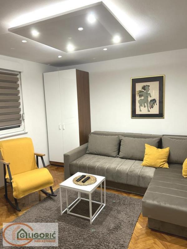 Stan na prodaju u Beogradu, Karaburma, dvosoban, 50m2, cena 165000 evra