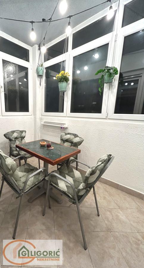 Stan na prodaju u Beogradu, Karaburma, dvosoban, 49m2, cena 165000 evra