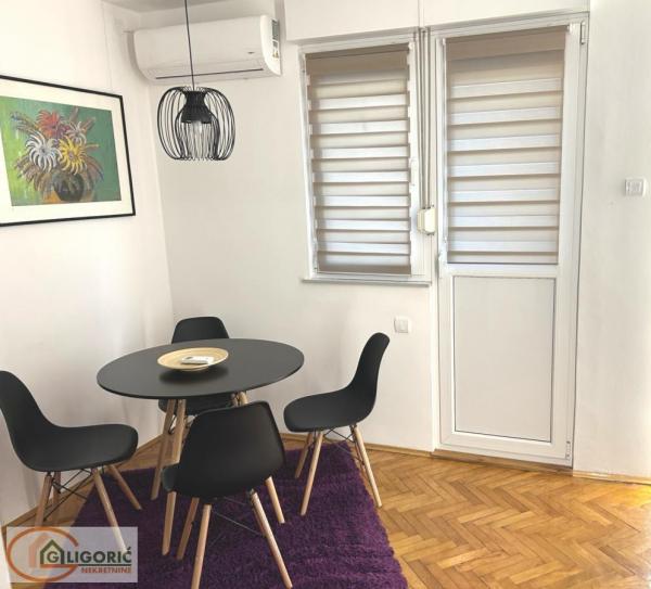 Stan na prodaju u Beogradu, Karaburma, dvosoban, 49m2, cena 165000 evra