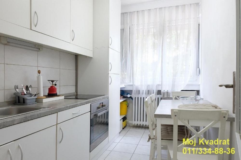 Stan na prodaju u Beogradu, Autokomanda, dvosoban, 47m2, cena 192000 evra