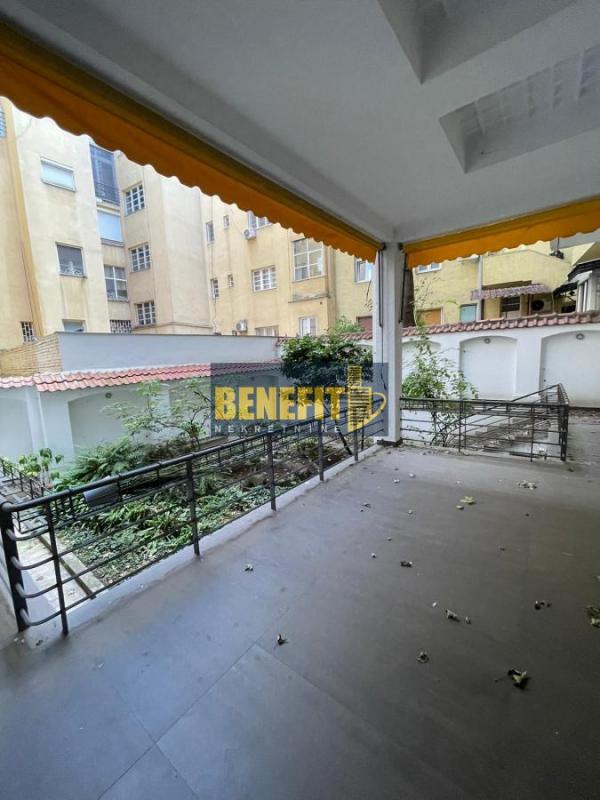 Stan na prodaju u Beogradu, Beograd (centar), 200m2, cena 1100000 evra