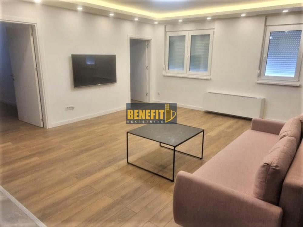 Stan na prodaju u Beogradu, Gornji grad, trosoban, 68m2, cena 230000 evra