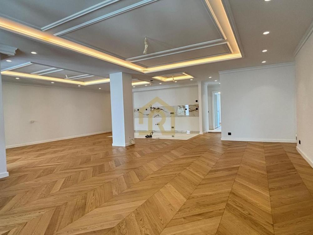 Stan na prodaju u Beogradu, Vračar (Hram), 227m2, cena 1276296 evra