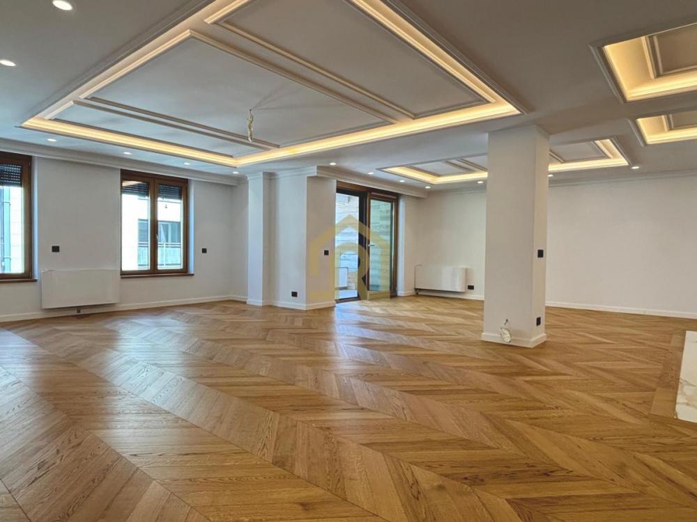 Stan na prodaju u Beogradu, Vračar (Hram), 227m2, cena 1276296 evra