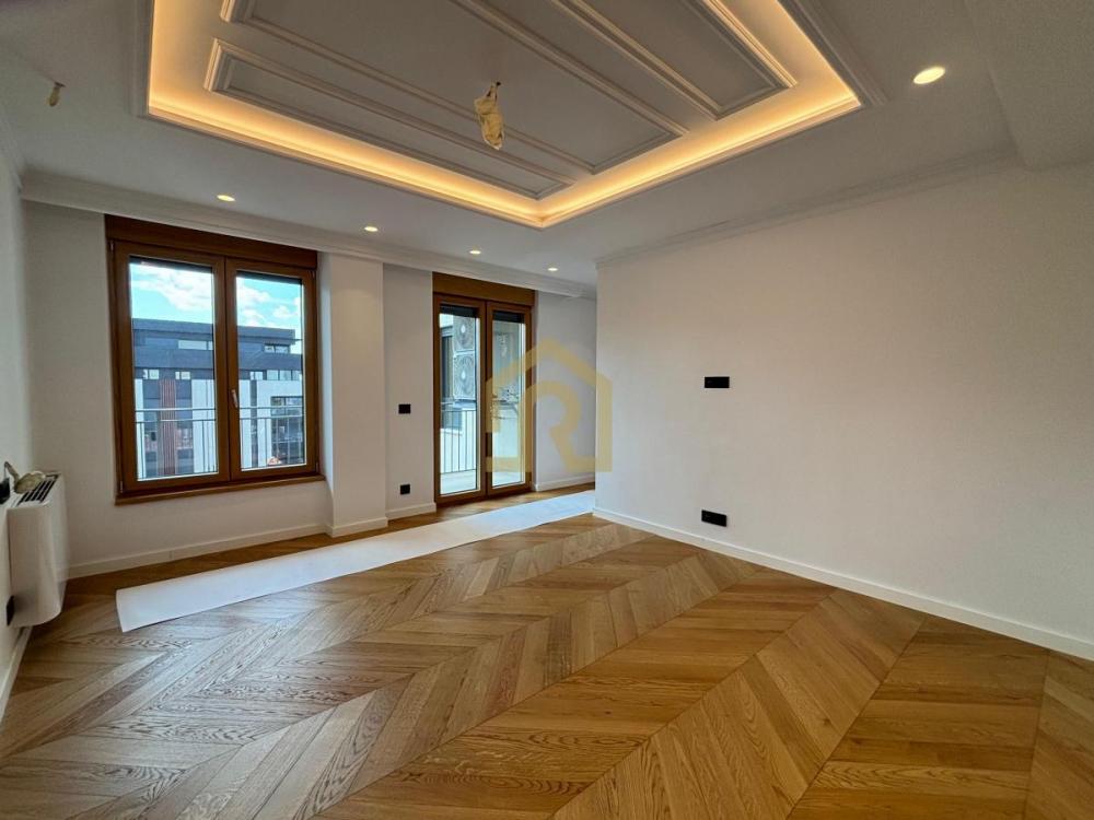 Stan na prodaju u Beogradu, Vračar (Hram), 227m2, cena 1276296 evra