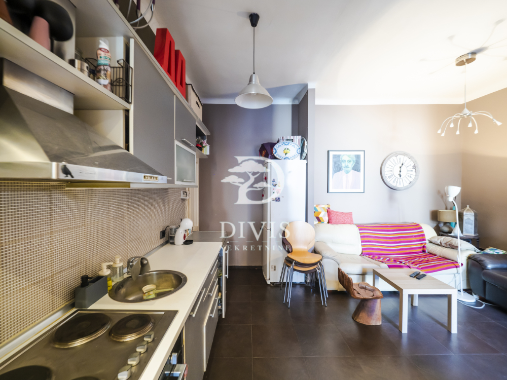 Stan na prodaju u Beogradu, Terazije, cetvorosoban, 81m2, cena 405000 evra