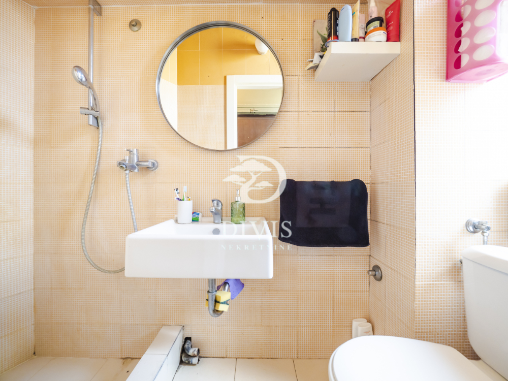 Stan na prodaju u Beogradu, Terazije, cetvorosoban, 81m2, cena 405000 evra