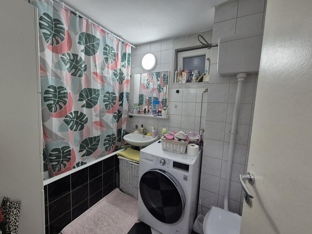 Stan na prodaju u Beogradu, Novi Beograd blok 64, 51m2, cena 192000 evra