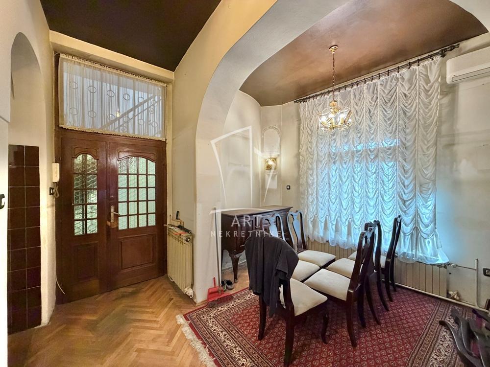 Stan na prodaju u Beogradu, Stari grad, trosoban, 57m2, cena 230000 evra