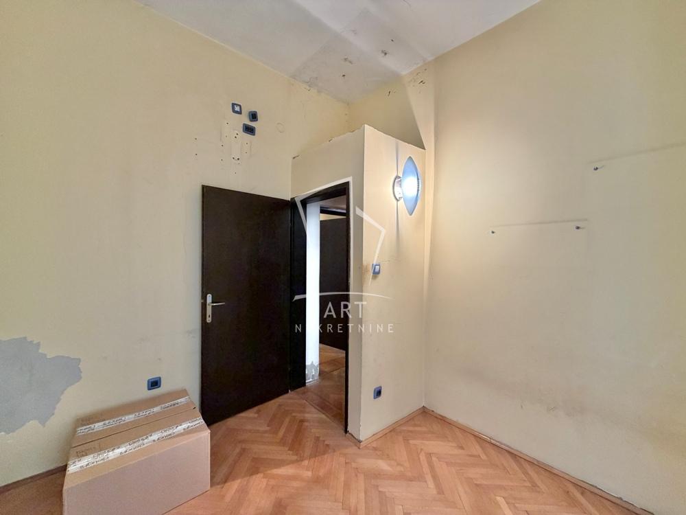 Stan na prodaju u Beogradu, Stari grad, trosoban, 57m2, cena 247000 evra