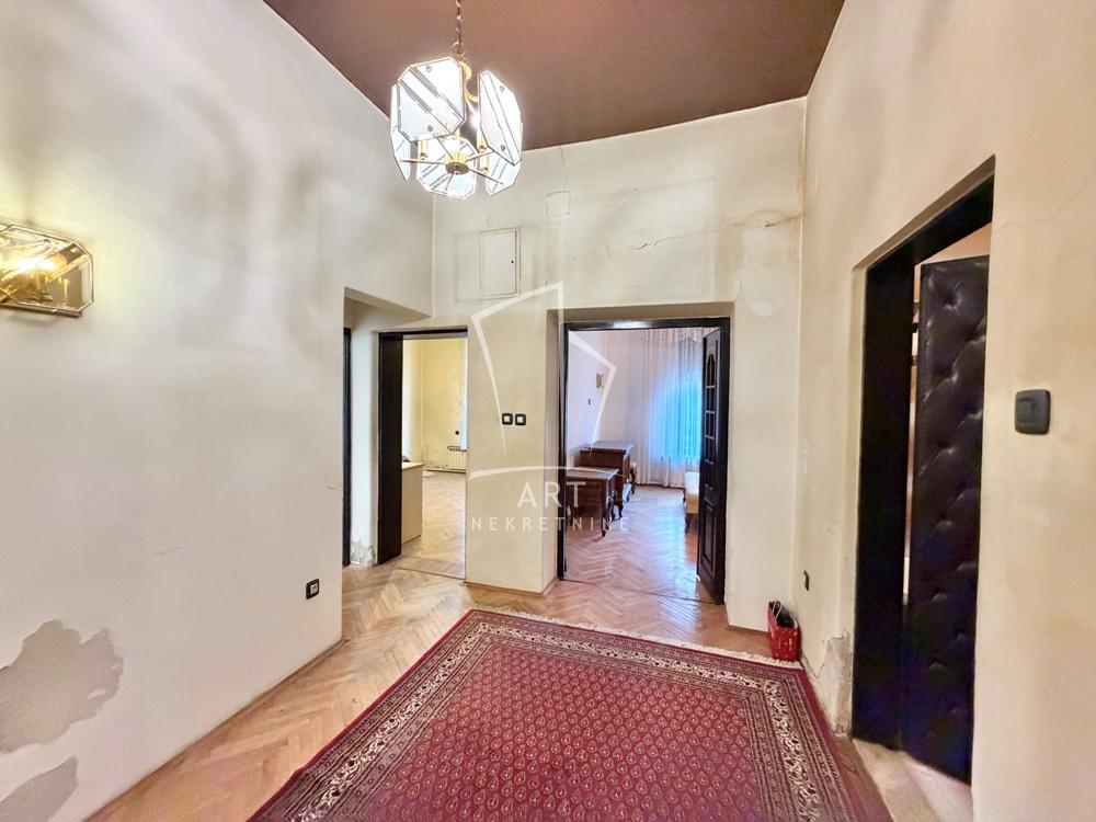 Stan na prodaju u Beogradu, Stari grad, trosoban, 57m2, cena 247000 evra