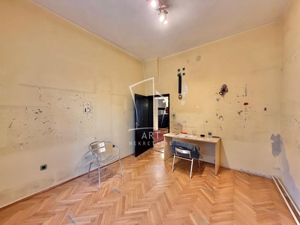 Stan na prodaju u Beogradu, Stari grad, trosoban, 57m2, cena 247000 evra