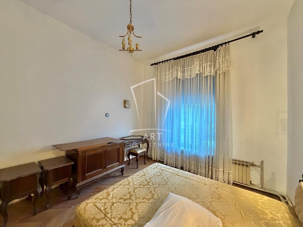 Stan na prodaju u Beogradu, Stari grad, trosoban, 57m2, cena 247000 evra