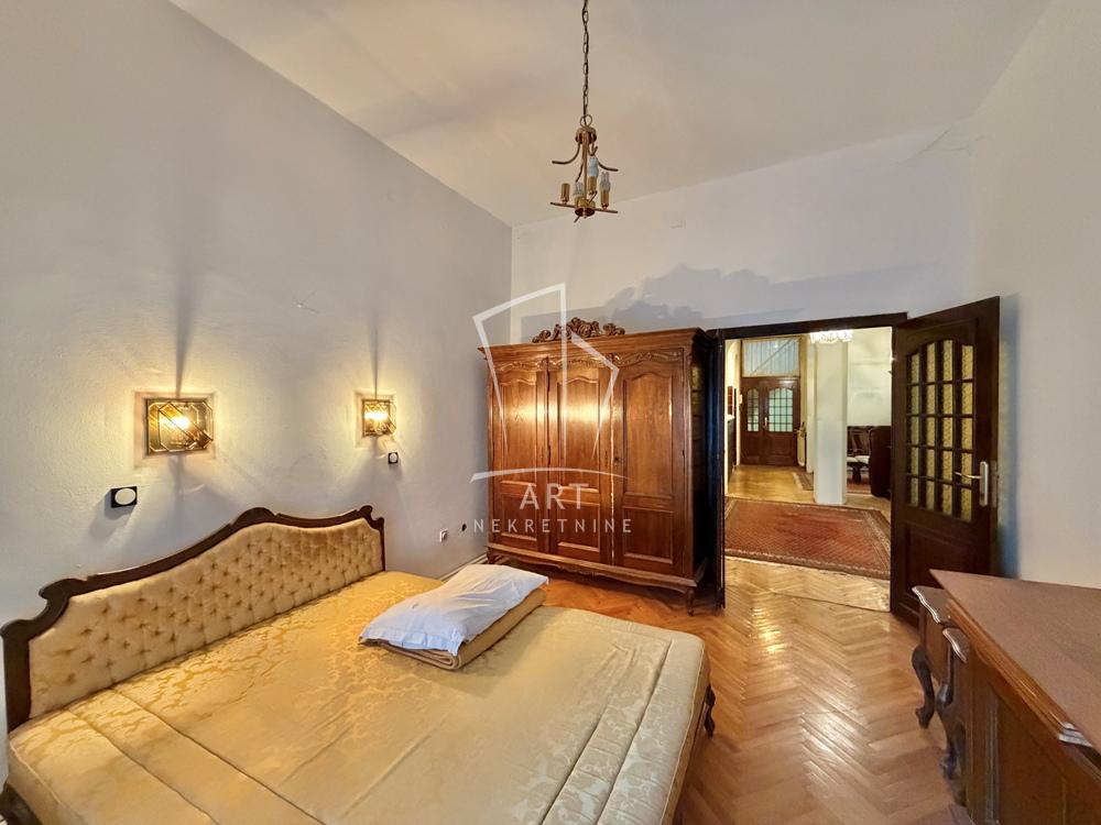 Stan na prodaju u Beogradu, Stari grad, trosoban, 57m2, cena 247000 evra