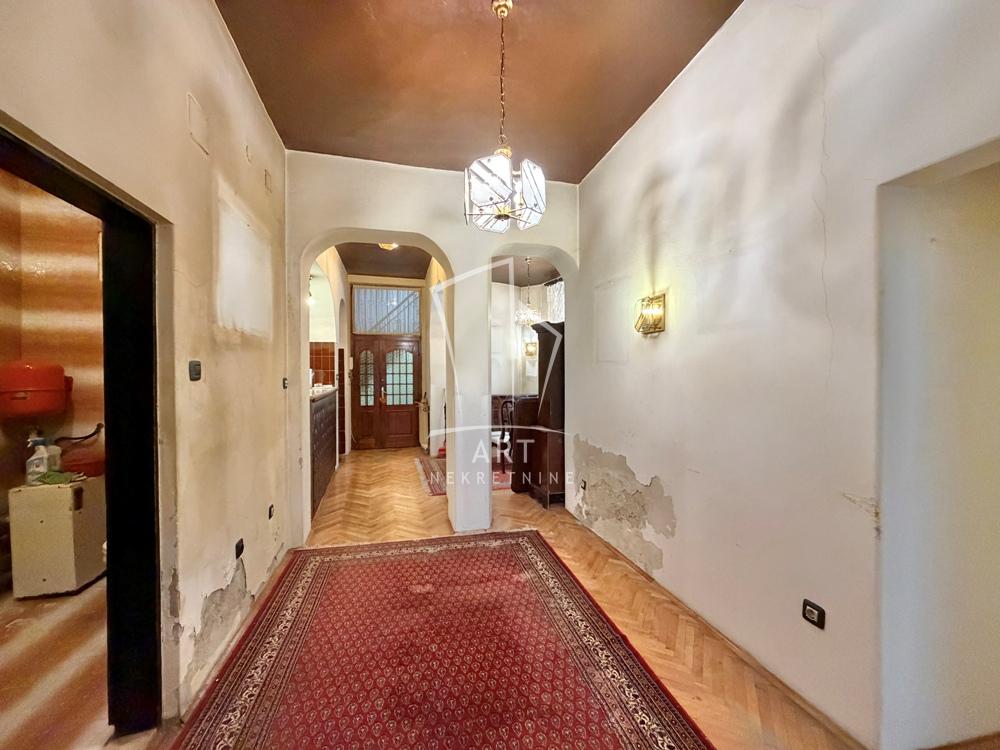 Stan na prodaju u Beogradu, Stari grad, trosoban, 57m2, cena 247000 evra