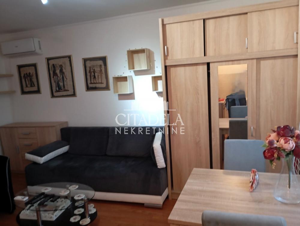 Stan na prodaju u Beogradu, Kumodraž, 22m2, cena 57200 evra